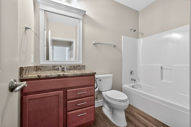 411 Stearn Drive 411, Genoa, IL 60135