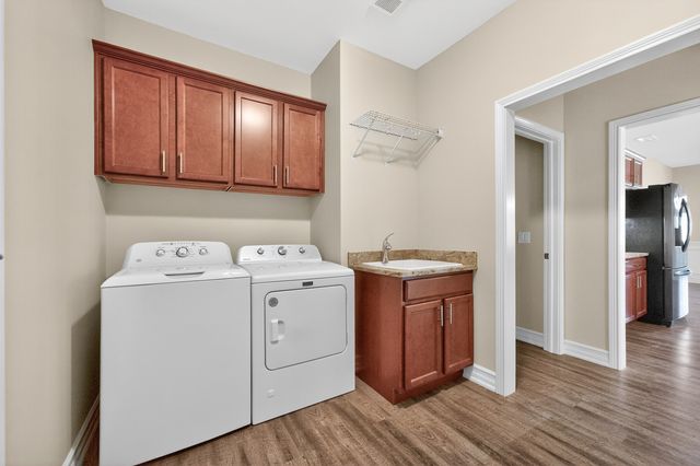 411 Stearn Drive 411, Genoa, IL 60135