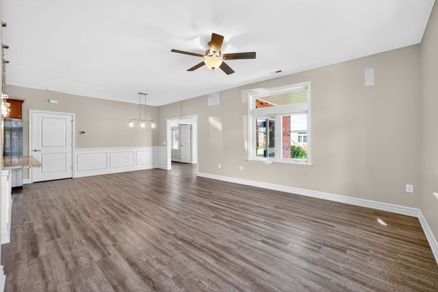 411 Stearn Drive 411, Genoa, IL 60135