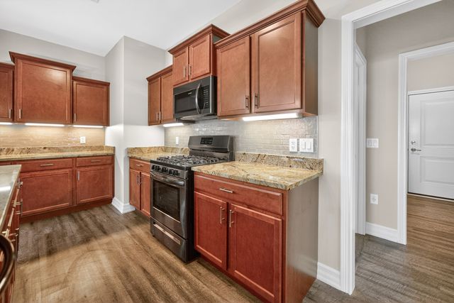 411 Stearn Drive 411, Genoa, IL 60135