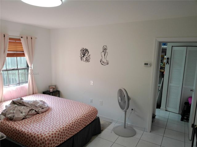 10812 SW 33rd St, Miami, FL 33165