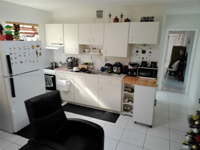 10812 SW 33rd St, Miami, FL 33165