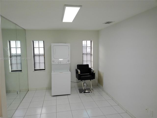 10812 SW 33rd St, Miami, FL 33165
