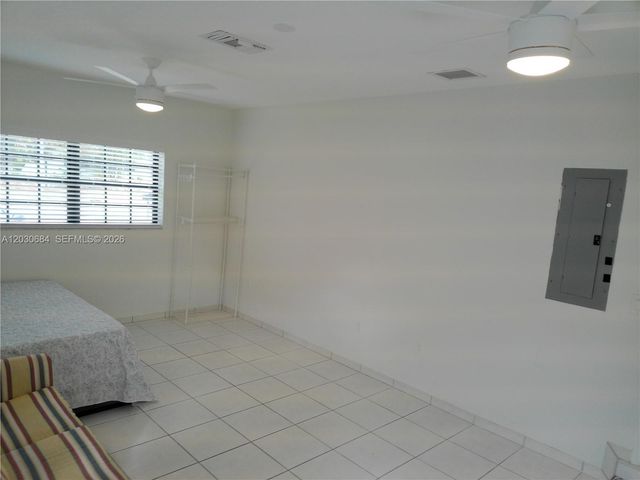 10812 SW 33rd St, Miami, FL 33165