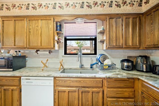 10815 E 7th Street, Tulsa, OK 74128