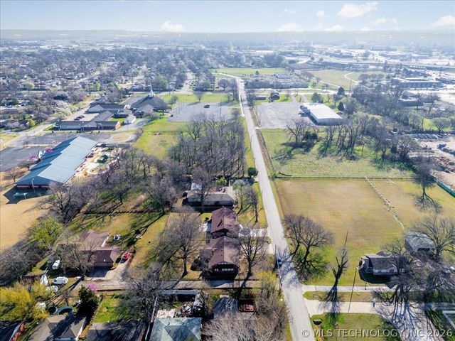 10815 E 7th Street, Tulsa, OK 74128