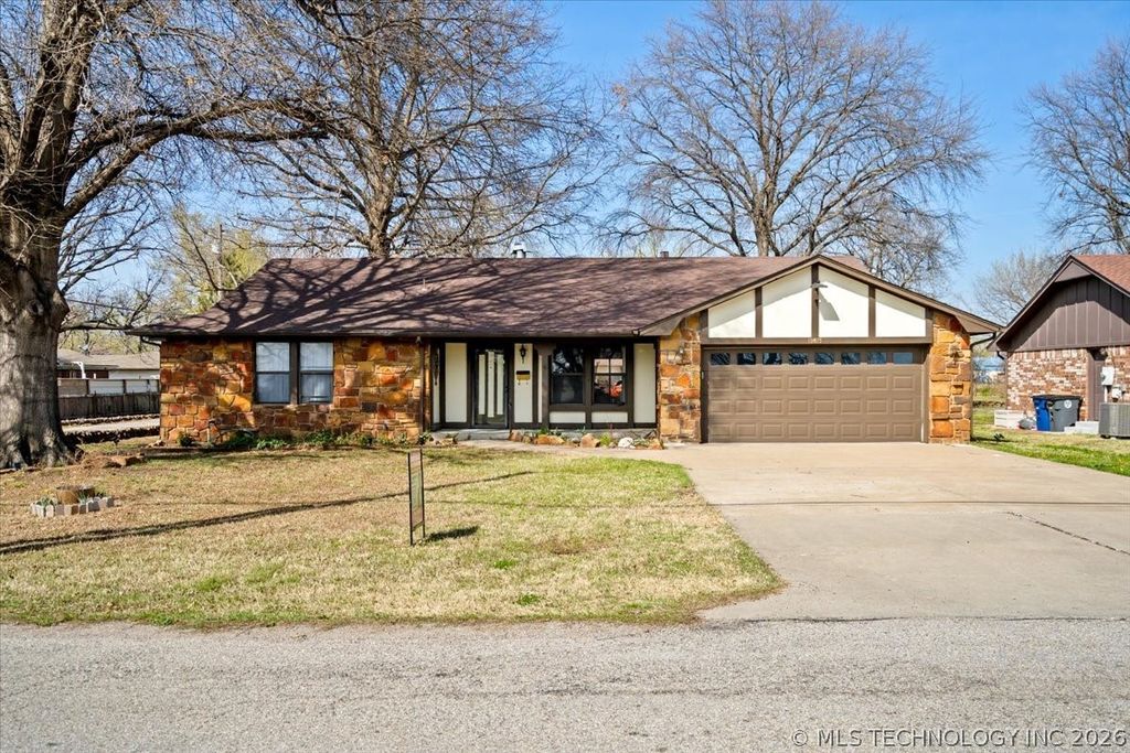 10815 E 7th Street, Tulsa, OK 74128