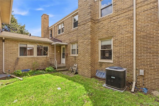 19621 Wood Street, Melvindale, MI 48122
