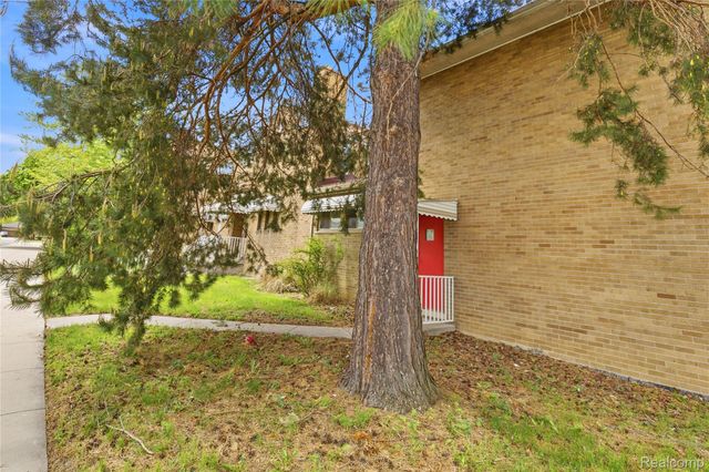 19621 Wood Street, Melvindale, MI 48122