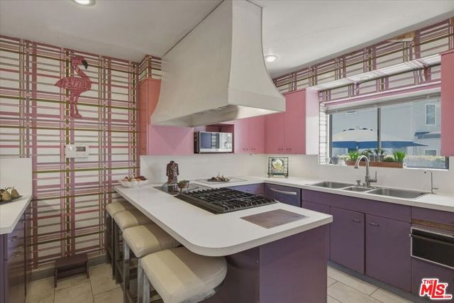 11359 Biona Drive, Los Angeles, CA 90066