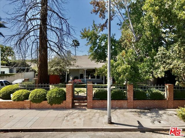 11359 Biona Drive, Los Angeles, CA 90066