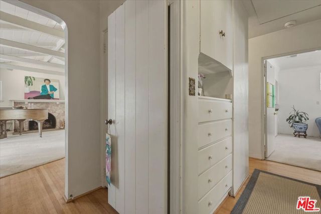 11359 Biona Drive, Los Angeles, CA 90066
