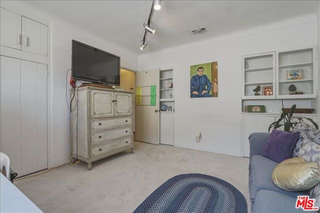 11359 Biona Drive, Los Angeles, CA 90066