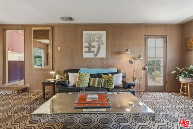 11359 Biona Drive, Los Angeles, CA 90066