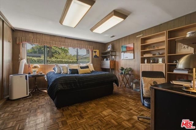 11359 Biona Drive, Los Angeles, CA 90066