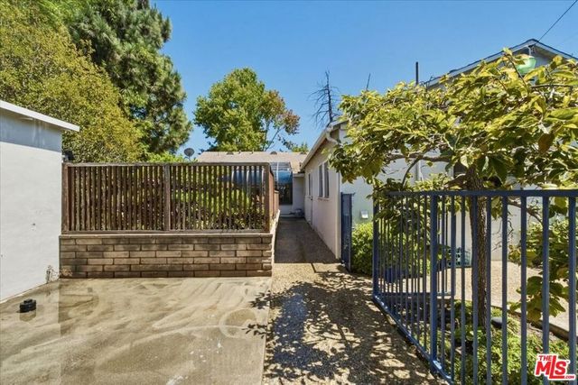 11359 Biona Drive, Los Angeles, CA 90066