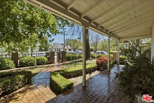 11359 Biona Drive, Los Angeles, CA 90066