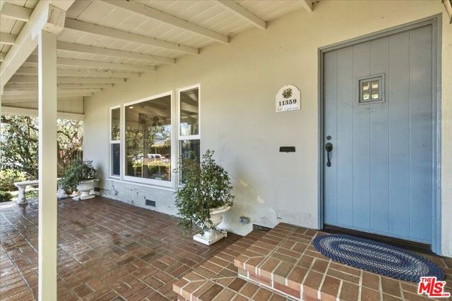11359 Biona Drive, Los Angeles, CA 90066