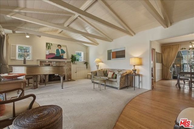 11359 Biona Drive, Los Angeles, CA 90066