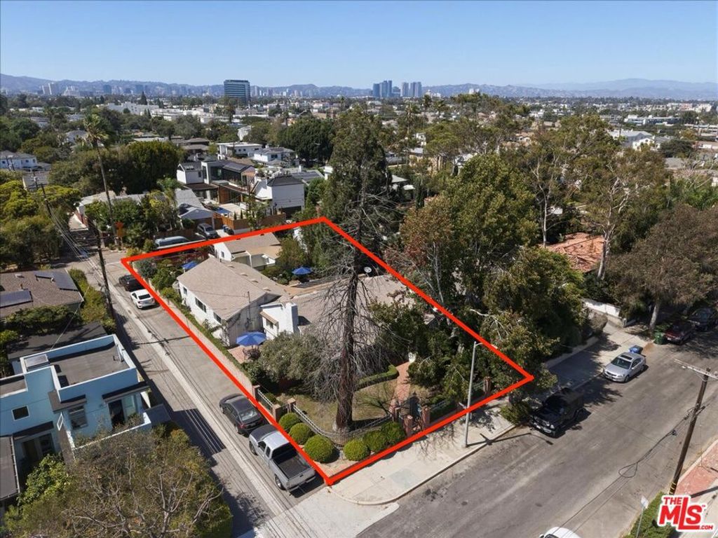 11359 Biona Drive, Los Angeles, CA 90066