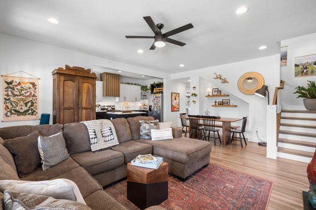 1085 E Valley Trail Drive, Republic, MO 65738