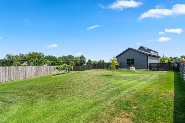1085 E Valley Trail Drive, Republic, MO 65738
