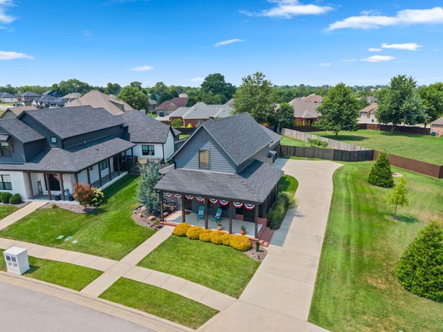 1085 E Valley Trail Drive, Republic, MO 65738