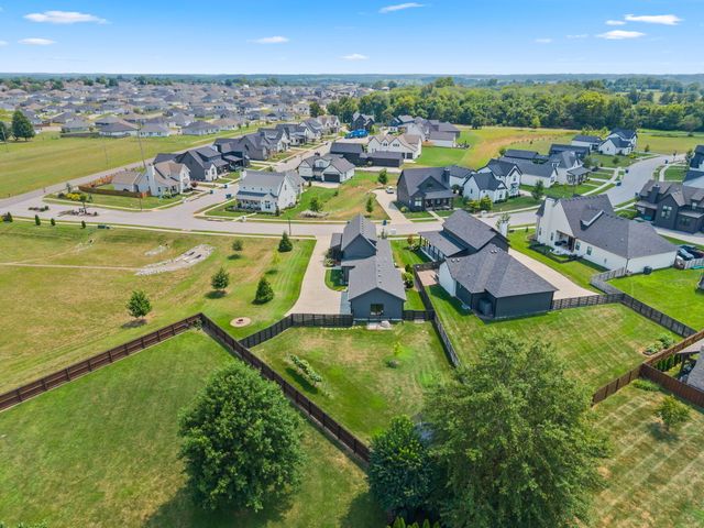 1085 E Valley Trail Drive, Republic, MO 65738