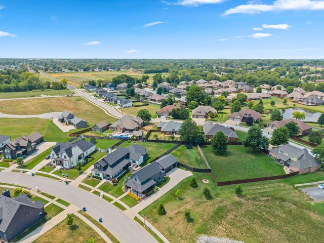 1085 E Valley Trail Drive, Republic, MO 65738
