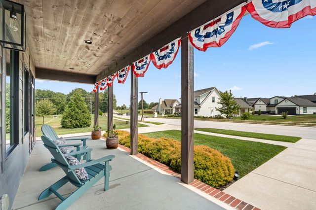 1085 E Valley Trail Drive, Republic, MO 65738