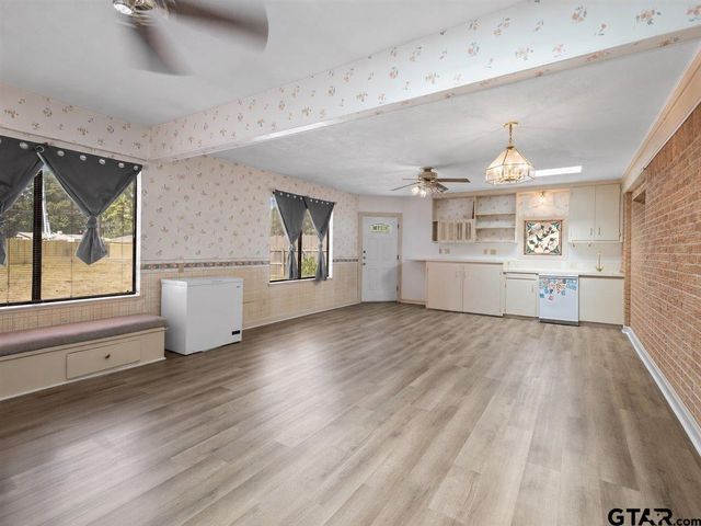 404 Marion Drive, Longview, TX 75602