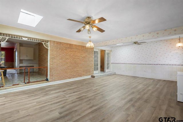 404 Marion Drive, Longview, TX 75602