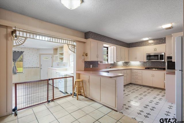 404 Marion Drive, Longview, TX 75602