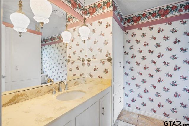 404 Marion Drive, Longview, TX 75602