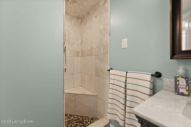 757 bates Road Rd, Elizabethtown, KY 42701