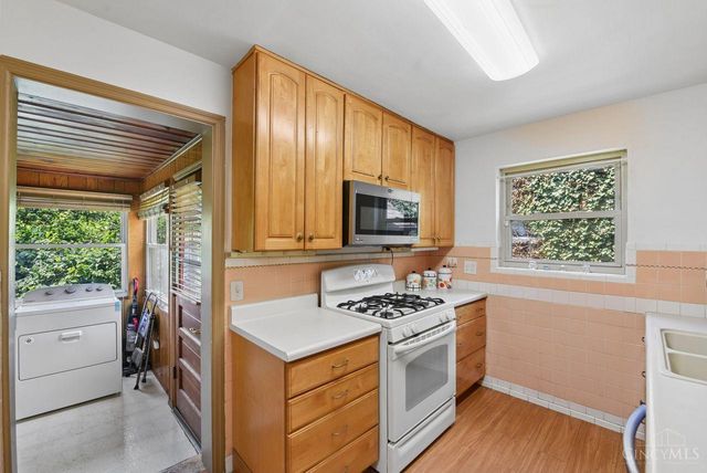 2939 Lawndale Avenue, Cincinnati, OH 45212