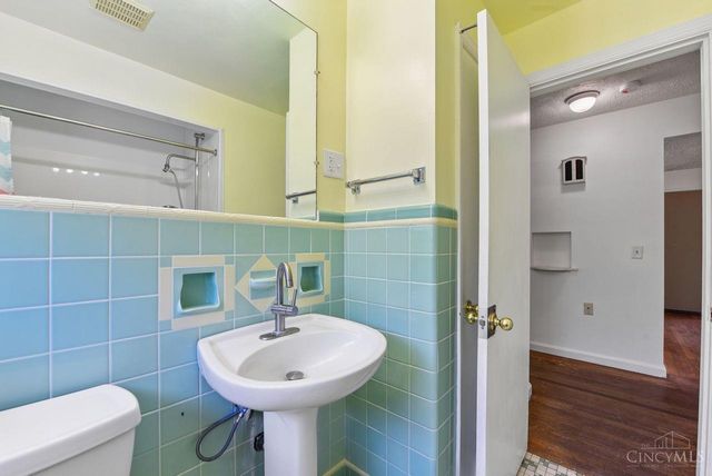 2939 Lawndale Avenue, Cincinnati, OH 45212