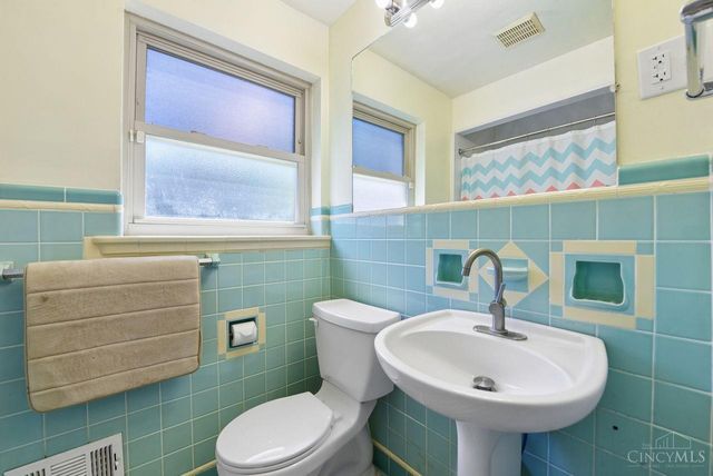 2939 Lawndale Avenue, Cincinnati, OH 45212
