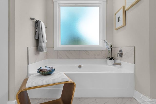 5912 Greenfield St, Pace, FL 32571