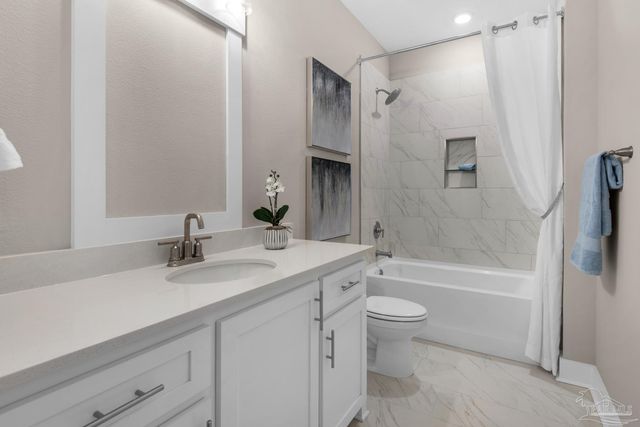 5912 Greenfield St, Pace, FL 32571