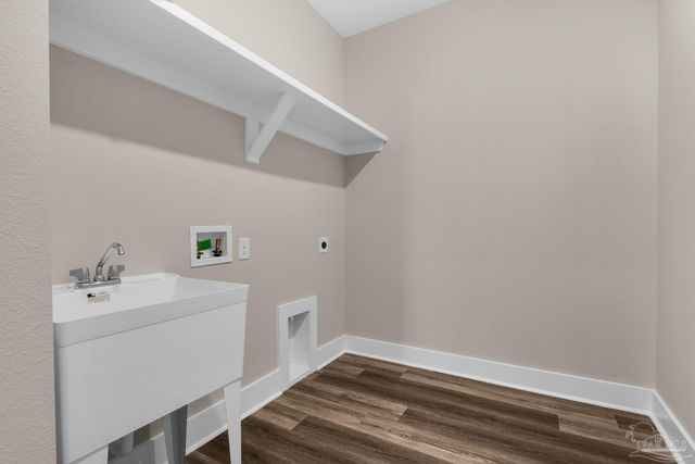 5912 Greenfield St, Pace, FL 32571