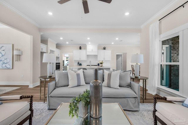 5912 Greenfield St, Pace, FL 32571