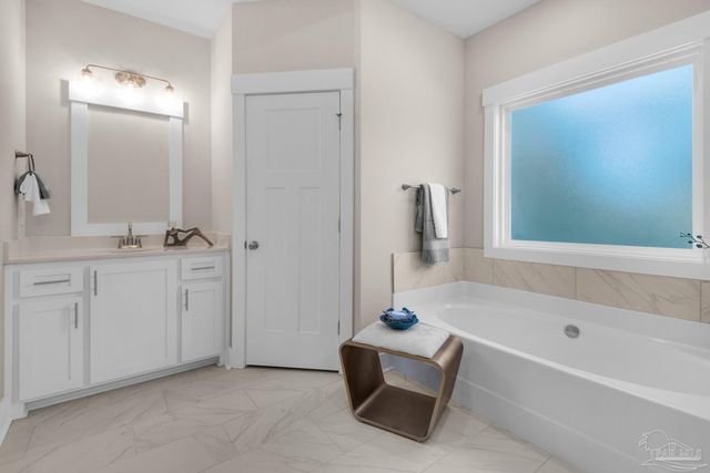 5912 Greenfield St, Pace, FL 32571