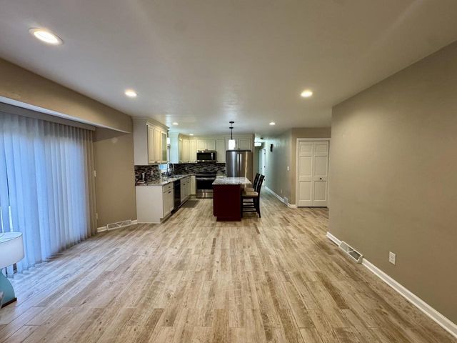 1473 32nd AVENUE, Kenosha, WI 53144