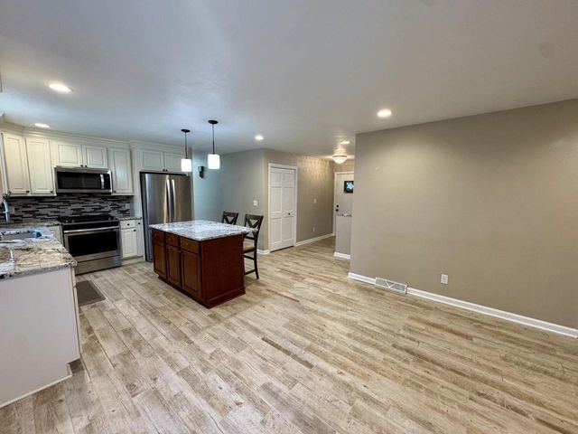 1473 32nd AVENUE, Kenosha, WI 53144