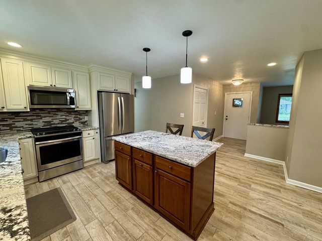 1473 32nd AVENUE, Kenosha, WI 53144