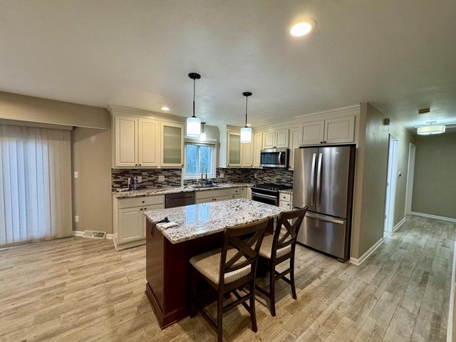 1473 32nd AVENUE, Kenosha, WI 53144