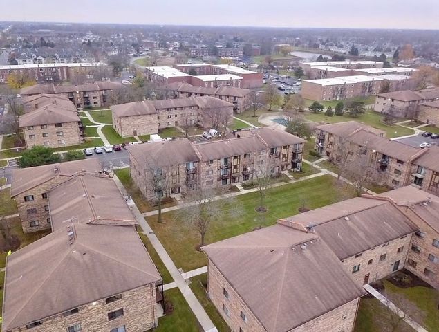244 Klein Creek Court 1A, Carol Stream, IL 60188
