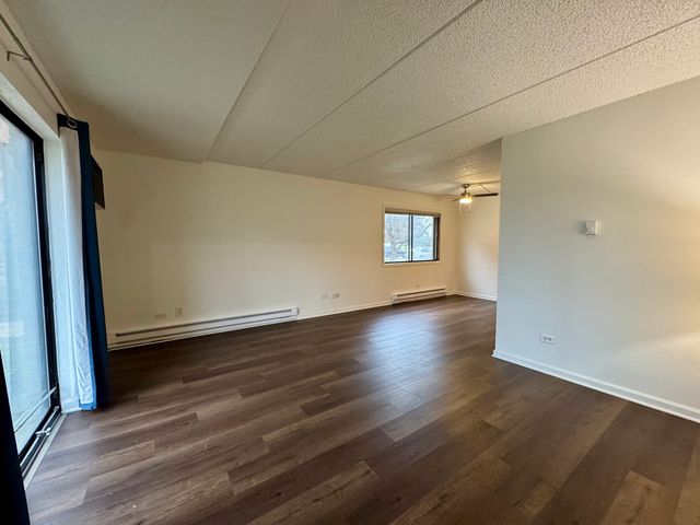 244 Klein Creek Court 1A, Carol Stream, IL 60188