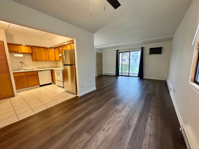 244 Klein Creek Court 1A, Carol Stream, IL 60188